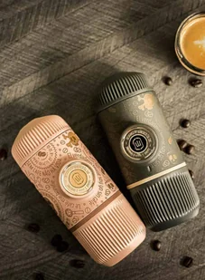 Przenośny ekspres do kawy z etui Wacaco Nanopresso Dark Souls - grey - Kuchnia turystyczne i akcesoria - miniaturka - grafika 7