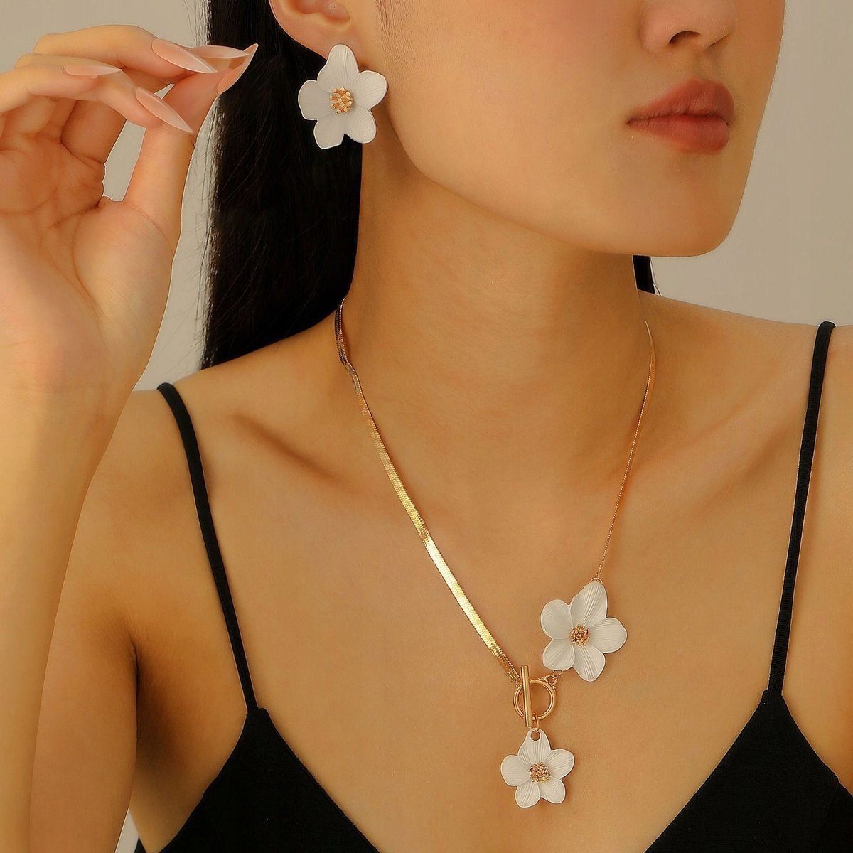 efektowny KOMPLET BIŻUTERII białe kwiaty modny ZESTAW naszyjnik i kolczyki