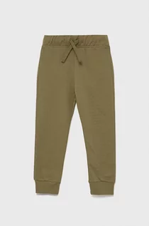 Spodnie i spodenki dla chłopców - Benetton United Colors of United Colors of spodnie bawełniane dziecięce kolor zielony z nadrukiem - grafika 1