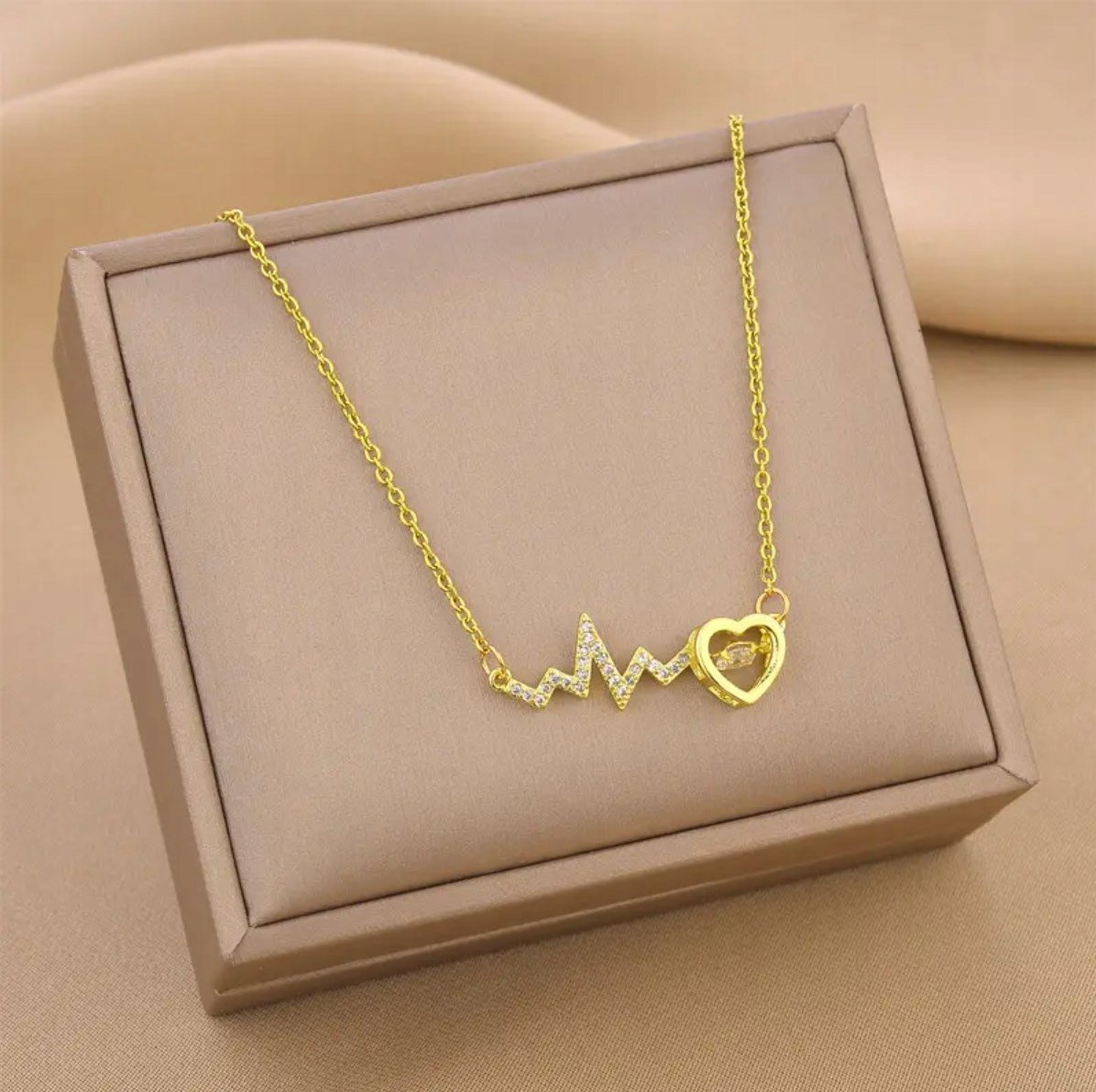 Złoty Naszyjnik Serce Cyrkonie Puls Damski Stal Szlachetna na Prezent