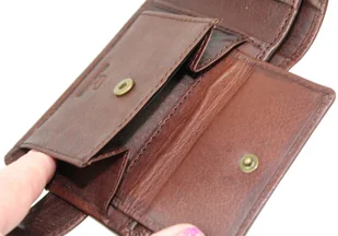 Portfel Męski Skórzany EL FORREST Mały Z Zapinką Skóra Bydlęca Poziomy 916 22 RFID BRĄZOWY 11 x 8 x 2 [cm] - Portfele - miniaturka - grafika 8