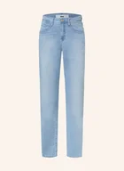 Moda i Uroda OUTLET - Brax Jeansy Mom Carola blau - miniaturka - grafika 1