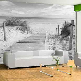 Fototapeta samoprzylepna - Na plaży - czarno-biały pejzaż (rozmiar 98x70) - Fototapety - miniaturka - grafika 1