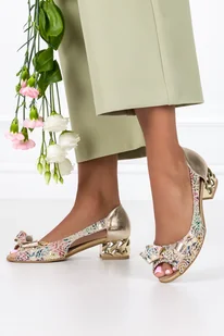 Wielokolorowe czółenka skórzane damskie z kokardą na niskim ozdobnym obcasie kwiaty PRODUKT POLSKI Casu 2798 - Czółenka - miniaturka - grafika 1