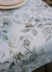Prostokątny bawełniany obrus plamoodporny z wzorem Zielony eukaliptus - Obrusy i serwetki - miniaturka - grafika 1