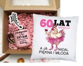 Gadżety dla niej i dla niego - Prezent na 60 urodziny - Zestaw Kubek na 60 urodziny oraz poduszka na 60 urodziny - miniaturka - grafika 1