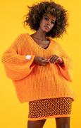 Swetry damskie - Luźny sweter z dekoltem w kolorze pomarańczowym  F1256, Kolor pomarańczowy, Rozmiar XS/S, Fobya - Primodo.com - miniaturka - grafika 1