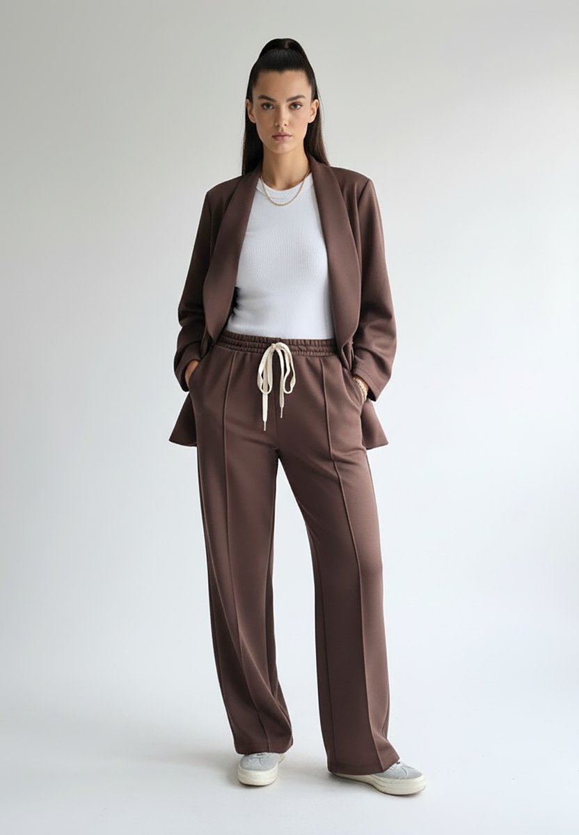 Elegancki damski komplet dresowy smart casual marynarka bez zapięcia i spodnie z troczkiem Regular Fit - M1254, czekoladowy, XL