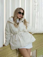 Kurtki damskie - Puchowa kurtka damska wiązana w pasie - Beżowy - miniaturka - grafika 1