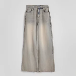 Spodnie damskie - Reserved - Jeansy wide leg z efektem acid wash - Różowy - grafika 1