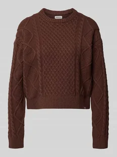 Sweter z dzianiny z fakturowanym wzorem i okrągłym dekoltem - Swetry damskie - miniaturka - grafika 1