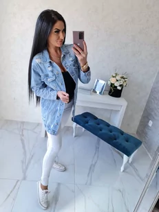 KATANA JEANSOWA DŁUGA ZOLLY Z PRZETARCIAMI PLUS SIZE - JASNY JEANS LIGHT BLUE - ETNEE - Kurtki damskie - miniaturka - grafika 1