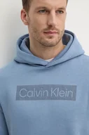 Bluzy męskie - Calvin Klein bluza męska kolor niebieski z kapturem z nadrukiem K10K113552 - miniaturka - grafika 1
