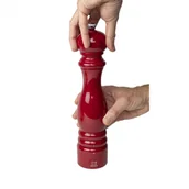 Młynki do soli i pieprzu - Peugeot Paris Młynek do pieprzu 30 cm Red Passion lacquer PG-41250 - miniaturka - grafika 1