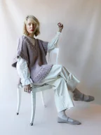 Swetry damskie - 100% Merino sweter kamizelka na drutach - miniaturka - grafika 1