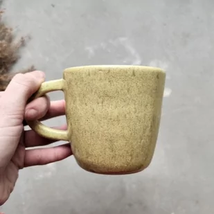 POTPOTSTUDIO Ceramiczny kubek z uszkiem POTPOTSTUDIO Zielony Bursztyn 200 ml 9378-uniw - Kubki - miniaturka - grafika 1