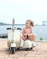 Pojazdy elektryczne dla dzieci - Skuter Vespa elektryczny dla dziecka trójkołowy beżowy 6V - miniaturka - grafika 1