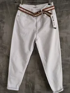 Spodnie damskie - Spodnie damskie jeansowe Moon Girl mom fit rozmiar 4XL - miniaturka - grafika 1