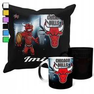 Gadżety dla niej i dla niego - ZESTAW KUBEK MAGICZNY + POSZEWKA Z PODUSZKĄ- NBA CHICAGO BULLS KLUBY + IMIĘ - miniaturka - grafika 1