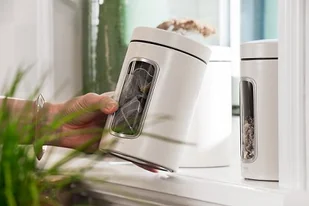 Brabantia Pojemnik kuchenny 1,4l z okienkiem biały - Pojemniki kuchenne - miniaturka - grafika 1