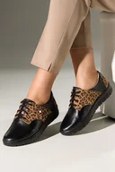 Trampki damskie - Czarne sneakersy skórzane damskie creepersy sznurowane lamparci wzór PRODUKT POLSKI Casu 10170 - miniaturka - grafika 1