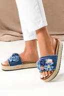 Klapki i japonki damskie - Granatowe klapki damskie jeansowe espadryle na platformie na cholewce kwiaty miś cyrkonie Carla 2438-2 - miniaturka - grafika 1