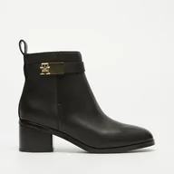 Botki damskie - TOMMY HILFIGER TH LOGO MID HEEL BOOTIE - Tommy Hilfiger - miniaturka - grafika 1