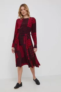 Sukienki - Tommy Hilfiger Sukienka z domieszką jedwabiu kolor czerwony midi rozkloszowana - grafika 1