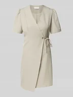 Sukienki - Sukienka mini z wiązaniem - miniaturka - grafika 1