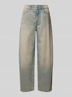 Spodnie damskie - Jeansy o kroju baggy fit z 5 kieszeniami - miniaturka - grafika 1