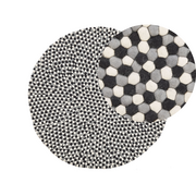 Dywany - Beliani Dywan okrągły z filcowych kulek 140 cm wielokolorowy PENEK - miniaturka - grafika 1