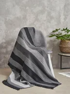 Koce - Koc bawełniany akrylowy 150x200 2144/2 Pasy w zygzaki grafitowy narzuta pled wykończony frędzlami SG - miniaturka - grafika 1