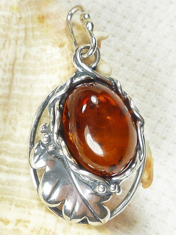 Wisiorek srebrny z bursztynem 619-35