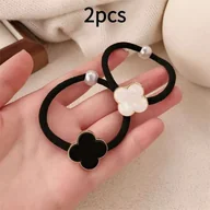 Ozdoby do włosów - TEMU 2 szt. Koreańskie Gumki do Włosów z Kwiatami – Elastyczne Opaski Perłowe, Uniwersalne Spinki do Kucyków w Białym i Czarnym Kolorze, Eleganckie - miniaturka - grafika 1