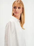 Koszule damskie - Biała koszula z tkaniny plumeti - miniaturka - grafika 1