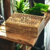 Pudełka i szkatułki - Szkatułka Drewniana Liść Konopny Ozdobne Pudełko na Drobiazgi i Biżuterię - miniaturka - grafika 1
