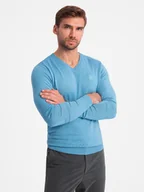 Swetry męskie - Elegancki męski sweter BASIC V-neck z wiskozą błękitny V21 OM-SWBS-0107 - Ombre Clothing - miniaturka - grafika 1