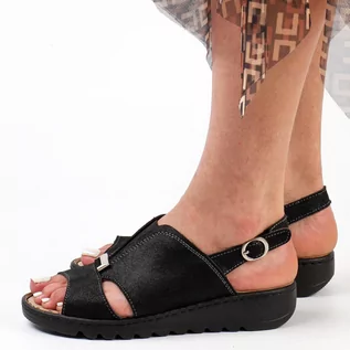 Sandały damskie - Czarne skórzane sandały damskie na koturnie JEZZI 4896 - Jezzi - grafika 1