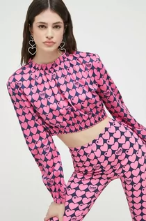 Bluzki damskie - Love Moschino bluzka damska kolor różowy wzorzysta - grafika 1