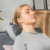 Masażery - Akumulatorowy kompaktowy masażer Shiatsu Kompatsu InnovaGoods - miniaturka - grafika 1