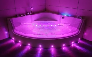 Wanna narożna z hydromasażem Aquaholm PREMIUM LINE A9011 150cm x 150cm x 58cm BLUETOOTH, PODGRZEWACZ WODY, USB, PILOT - Wanny z hydromasażem Wanna narożna z hydromasażem Aquaholm PREMIUM LINE A9011 150cm x 150cm x 58cm BLUETOOTH, PODGRZEWACZ WODY, USB, PILOT - Wanny z hydromasażem - miniaturka - grafika 2