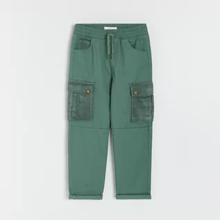 Spodnie i spodenki dla chłopców - Reserved Spodnie cargo - Zielony - grafika 1