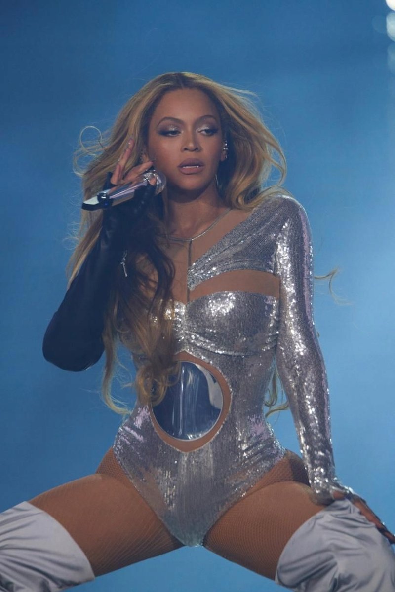 PODKŁADKA POD MYSZ Z Nadrukiem 22x18 cm BEYONCE Muzyczny Tekst Prezent