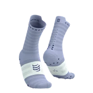Skarpetki sportowe męskie - COMPRESSPORT Skarpetki do biegania PRORACING SOCKS V4 ULTRALIGHT RUN HIGH lavender/white - miniaturka - grafika 1