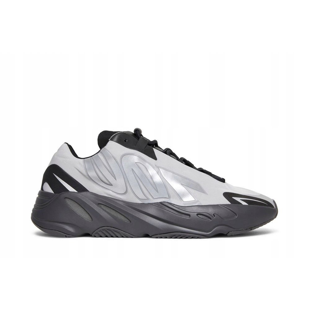 Yeezy Boost 700 MNVN