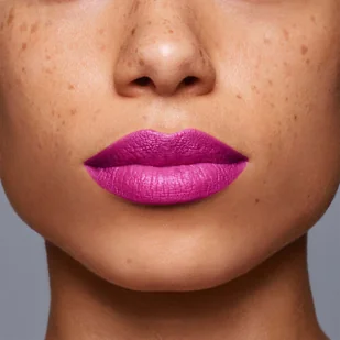Shiseido LipLiner InkDuo szminka i konturówka do ust z balsamem odcień 10 Violet 1,1 g - Konturówki do ust - miniaturka - grafika 4