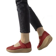 Półbuty damskie - Czerwone półbuty na grubej podeszwie Lumen - Inna marka - miniaturka - grafika 1