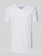 Koszulki męskie - T-shirt z dekoltem w serek model ‘BENNE’ - miniaturka - grafika 1