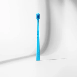 ALPINE WHITE Whitening & Care Toothbrush - Szczoteczki do zębów - miniaturka - grafika 2