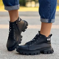 Botki damskie - Czarne ze skóry eko botki damskie na traperze Sergio Leone Bt742 - miniaturka - grafika 1